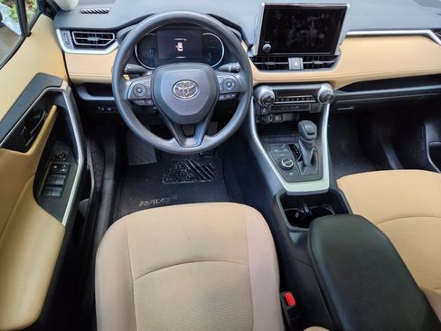 Used 2024 Toyota RAV4 LE AWD/4WD image 10