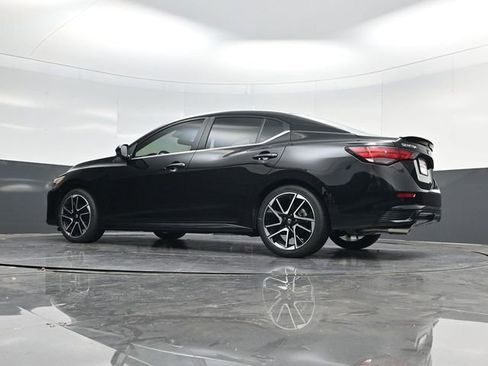 Used 2025 Nissan Sentra SR w/ SR Premium Package image 51