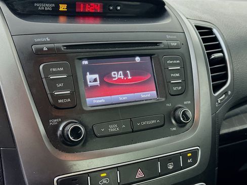 Used 2015 Kia Sorento LX FWD image 19