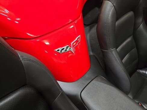 Used 2006 Chevrolet Corvette Base 2D Convertible w/ Preferred Equipment Group image 39