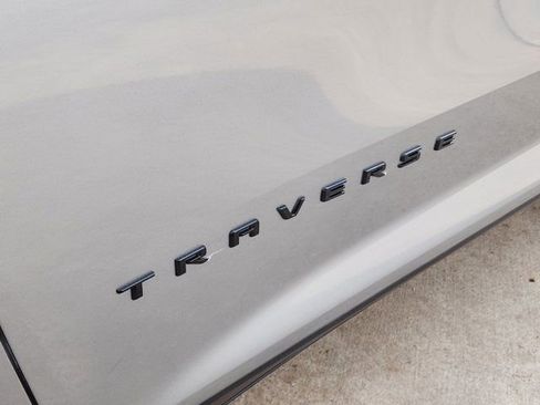 Used 2024 Chevrolet Traverse Z71 w/ Enhanced Driving Package image 9