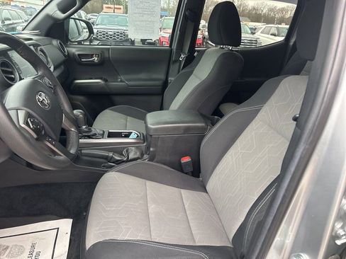 Used 2023 Toyota Tacoma TRD Sport w/ Technology Package AWD/4WD image 10