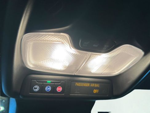 Used 2025 Chevrolet Colorado ZR2 w/ Technology Package AWD/4WD image 30