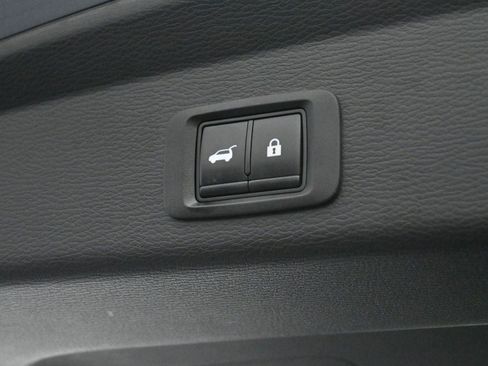 Used 2022 Mitsubishi Outlander SE image 10