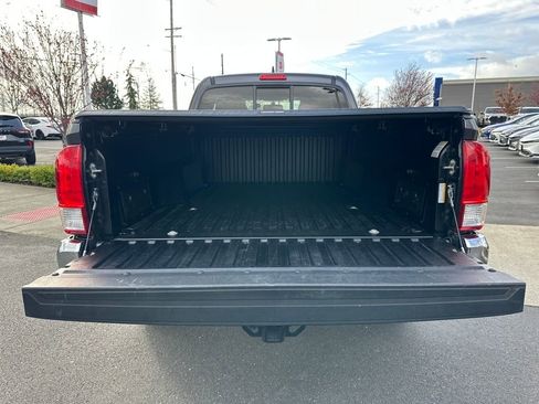 Used 2016 Toyota Tacoma SR5 w/ SR5 Appearance Package (SN) image 25