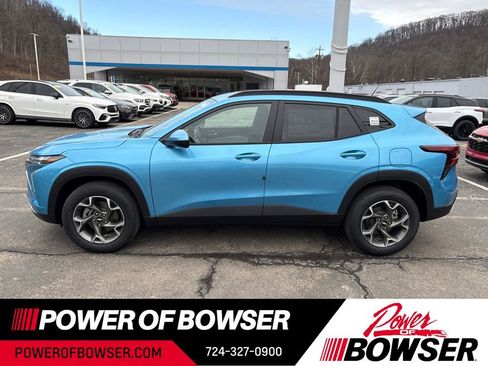 New 2026 Chevrolet Trax LT w/ Driver Confidence Package image 2