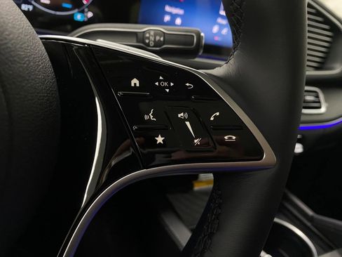 New 2026 Mercedes-Benz GLS 450 4MATIC image 19