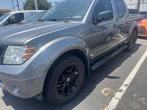 Used 2019 Nissan Frontier SV w/ Value Truck Package RWD image 2
