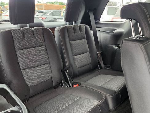 Used 2018 Ford Explorer XLT w/ Equipment Group 201A AWD/4WD image 13