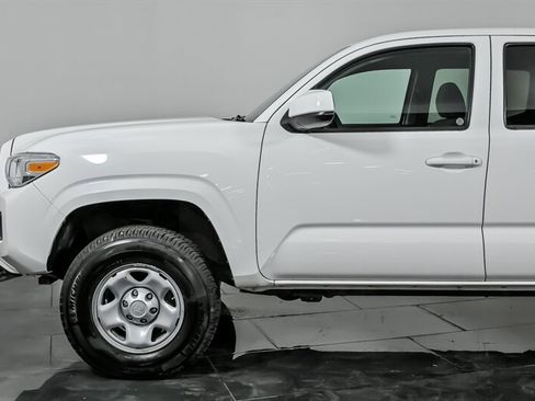 Used 2022 Toyota Tacoma SR AWD/4WD image 6