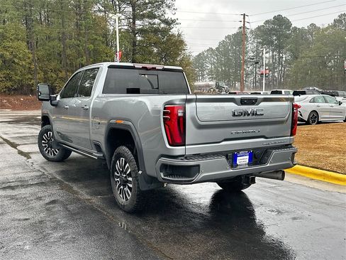 Used 2024 GMC Sierra 2500 Denali Ultimate image 6