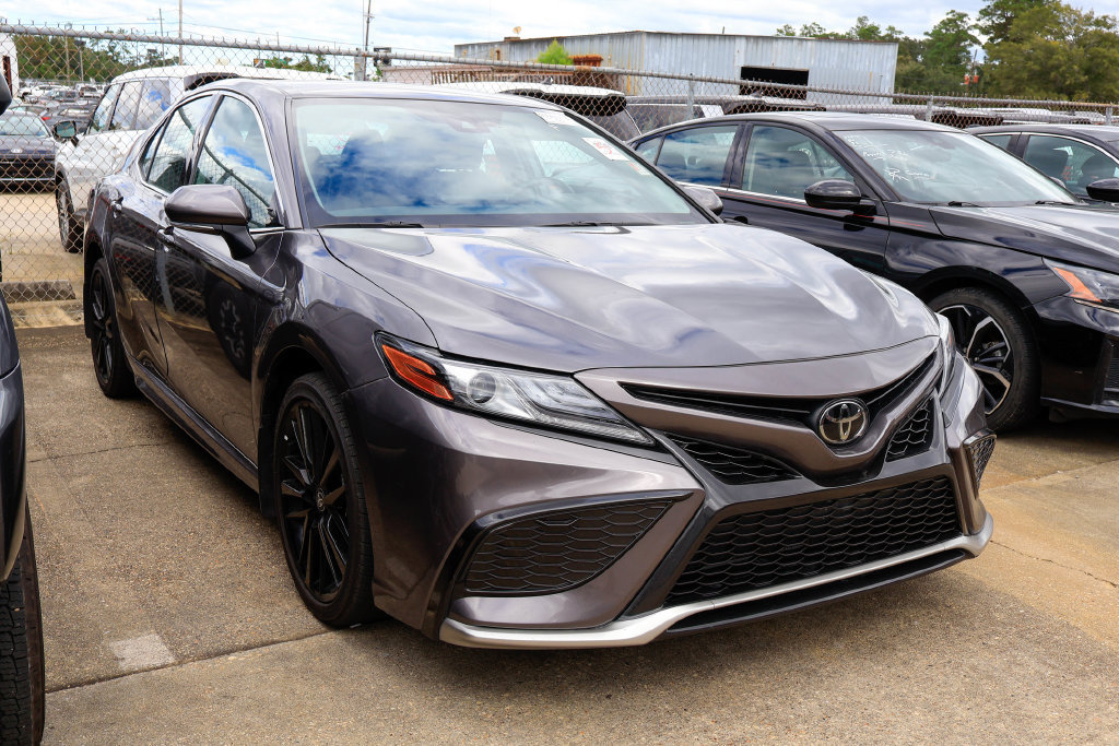 Used 2024 Toyota Camry XSE FWD image 1
