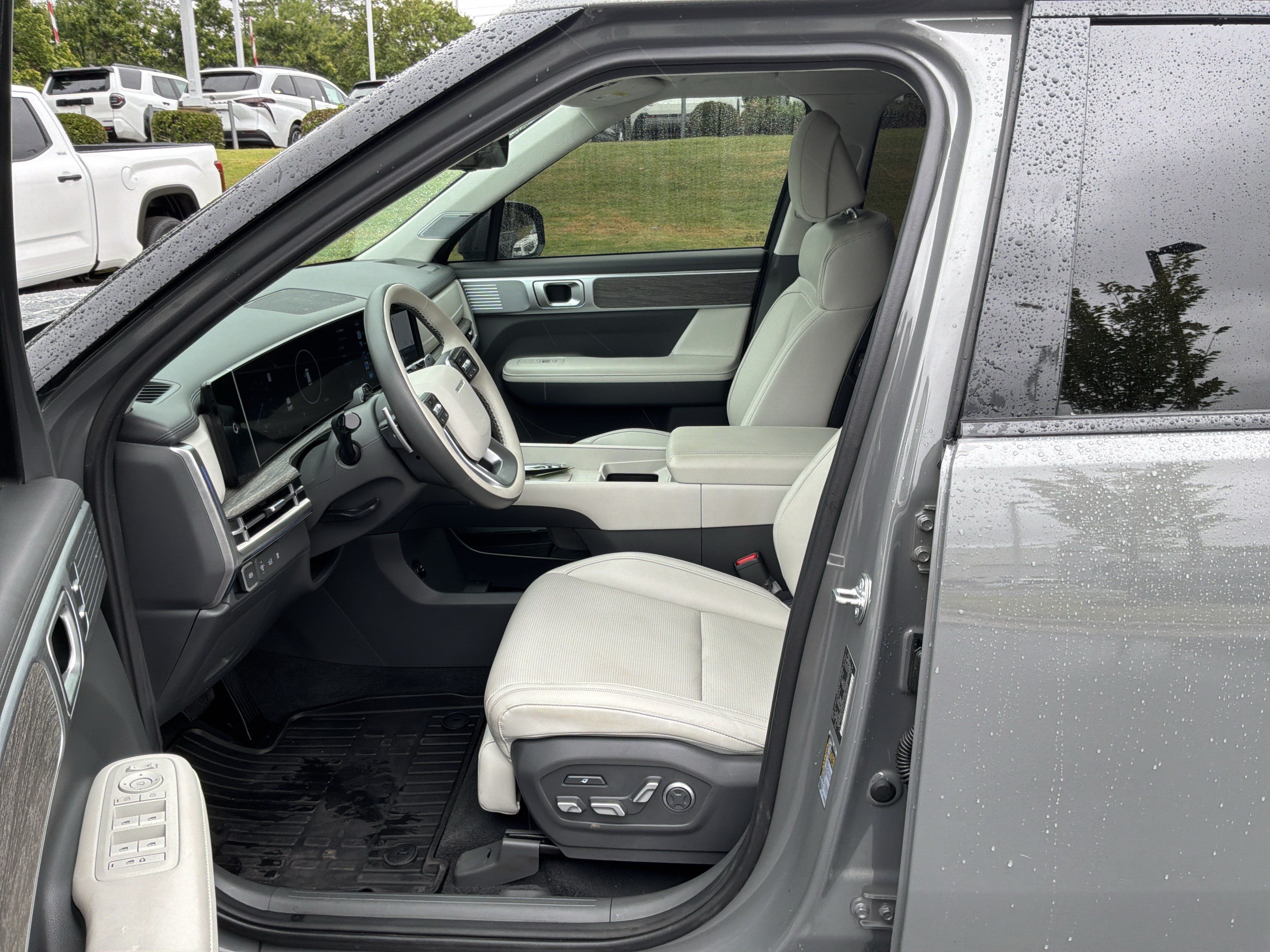 Used 2025 Hyundai Santa Fe Calligraphy FWD image 16