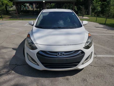 Used 2013 Hyundai Elantra GT w/ Touch & Go Pkg FWD image 9