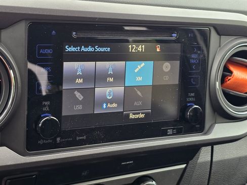 Used 2019 Toyota Tacoma TRD Sport AWD/4WD image 39