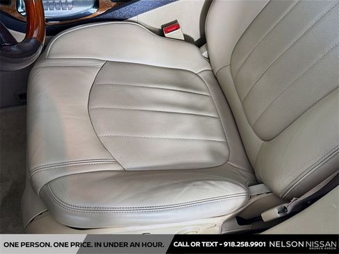 Used 2012 Buick Enclave Leather w/ LPO, Cargo Convenience Pkg image 18