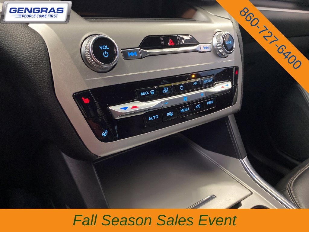 Used 2022 Ford Explorer XLT w/ Equipment Group 202A AWD/4WD image 18