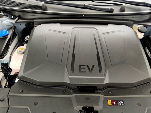 Used 2025 Hyundai Ioniq 5 SEL image 26