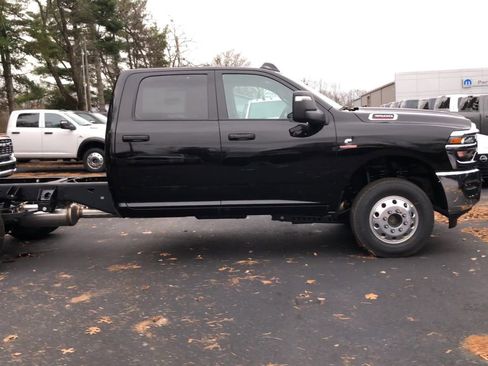 New 2026 RAM 3500 Tradesman w/ Chrome Appearance Group image 9