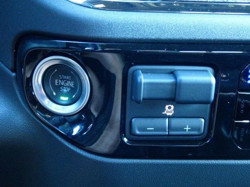 Used 2025 Chevrolet Silverado 1500 ZR2 w/ Technology Package image 19