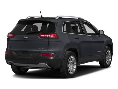 Used 2018 Jeep Cherokee Limited w/ Trailer Tow Group AWD/4WD image 2