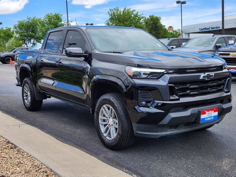 Used 2024 Chevrolet Colorado LT w/ LT Convenience Package III AWD/4WD image 4