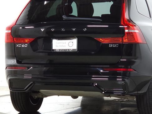 Certified 2025 Volvo XC60 B5 Core AWD/4WD image 12