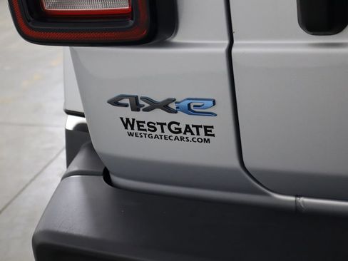 Used 2024 Jeep Wrangler Unlimited AWD/4WD image 39