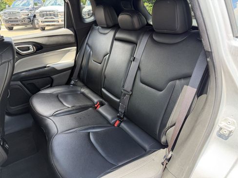 Certified 2025 Jeep Compass Limited AWD/4WD image 17