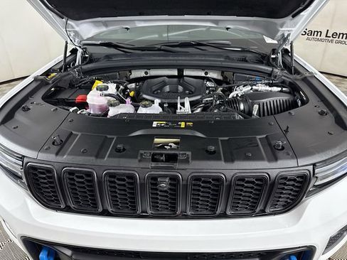 Used 2024 Jeep Grand Cherokee Trailhawk image 31