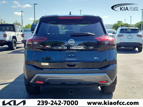 Used 2023 Nissan Rogue SL FWD image 5