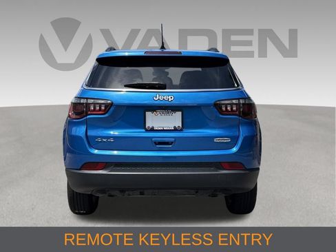 Used 2024 Jeep Compass Latitude AWD/4WD image 6