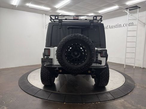 Used 2017 Jeep Wrangler Unlimited Sahara w/ Connectivity Group image 6