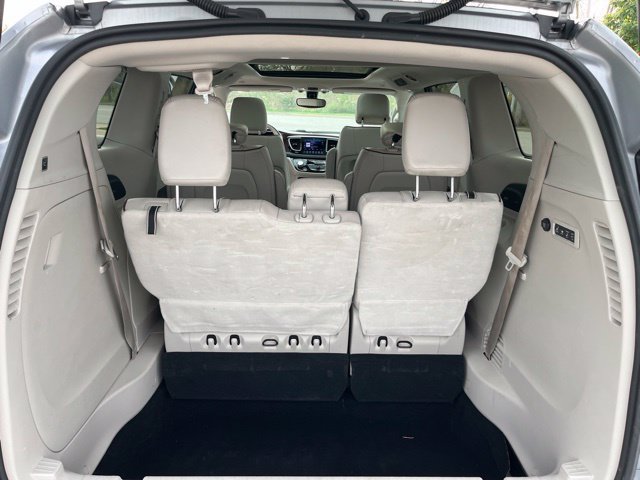 Used 2019 Chrysler Pacifica Limited FWD image 25