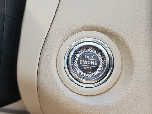 Used 2021 Mercedes-Benz GLC 300 4MATIC image 26