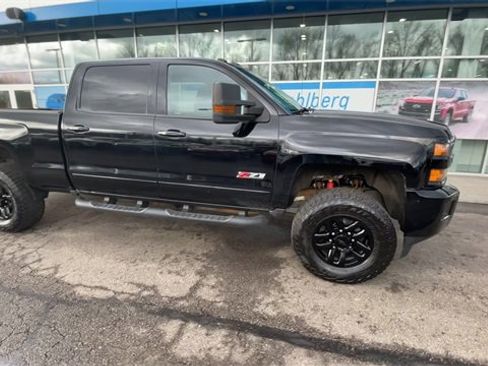 Used 2016 Chevrolet Silverado 2500 LT w/ Midnight Edition image 9