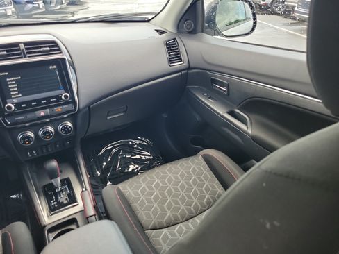 Used 2025 Mitsubishi Outlander Sport ES AWD/4WD image 16