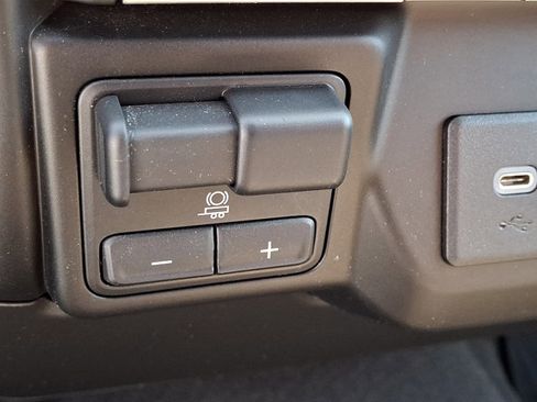 Used 2021 Chevrolet Silverado 1500 LT w/ Bed Protection Package image 24