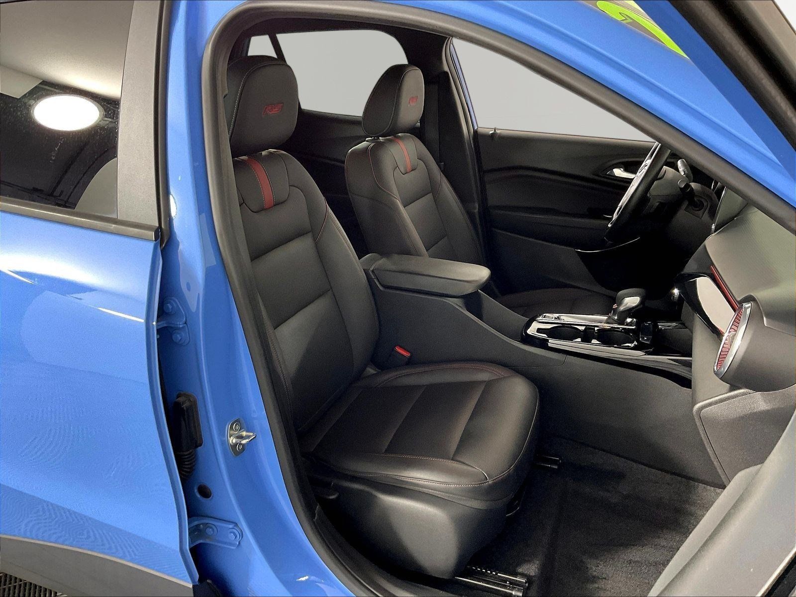 Used 2024 Chevrolet Trax RS w/ Driver Confidence Package FWD image 28