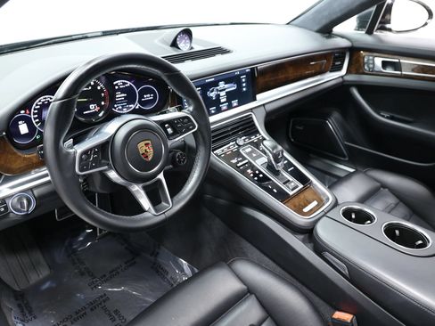 Used 2018 Porsche Panamera Turbo S Executive w/ Assistance Package AWD/4WD image 2