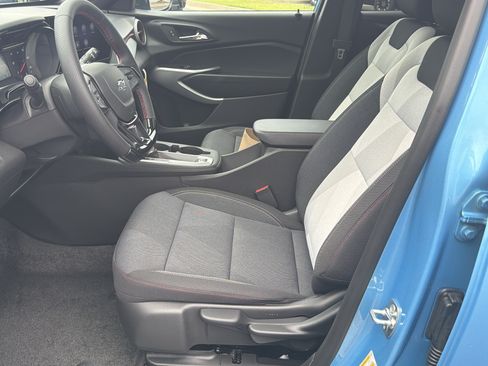 New 2026 Chevrolet Trax RS w/ Sunroof Package FWD image 9