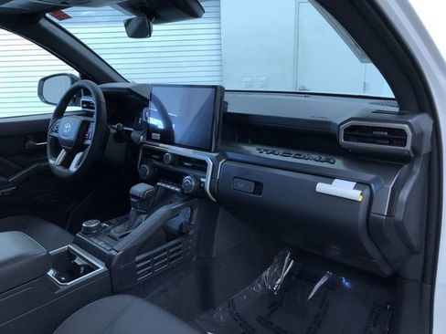 New 2026 Toyota Tacoma TRD Off-Road AWD/4WD image 17
