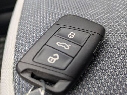 Certified 2025 Volkswagen Taos S FWD image 29