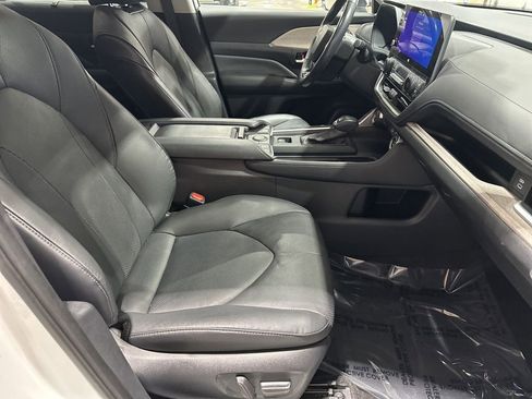 Certified 2024 Toyota Grand Highlander Limited image 19