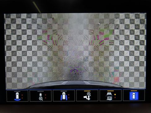 Used 2024 Chevrolet Suburban High Country image 22