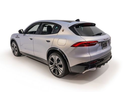 New 2025 Maserati Grecale Folgore image 5