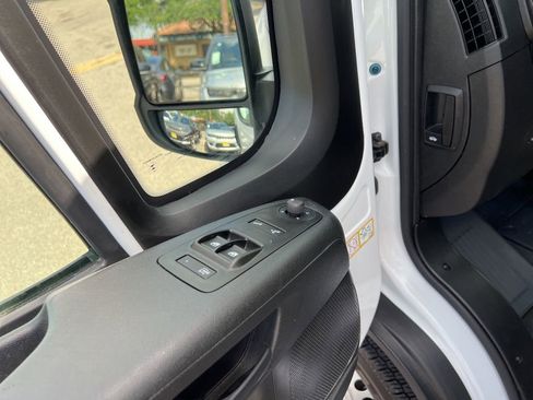 Used 2026 RAM ProMaster 2500 w/ Safety Group FWD image 17