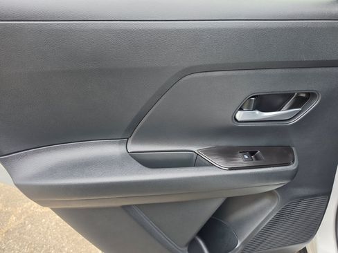 Used 2026 Nissan Kicks SV FWD image 18