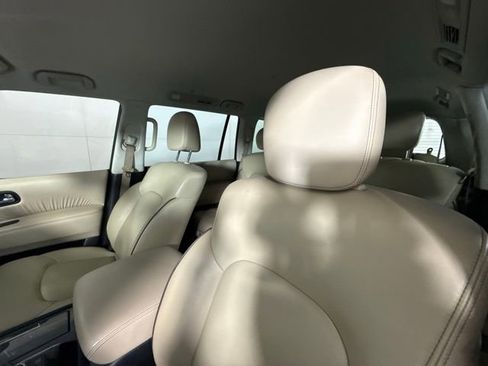 Used 2022 Nissan Armada SV w/ SV Appearance Package image 18