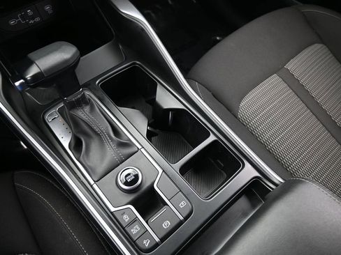 Used 2024 Kia Sorento LX image 25